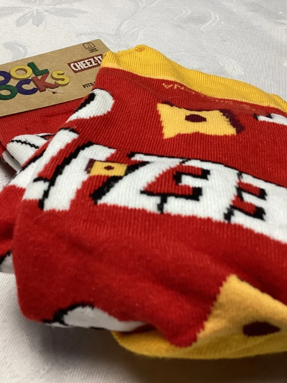 CHEEZE IT COOL SOCKS NEW KELLOGGS. Size 9-12